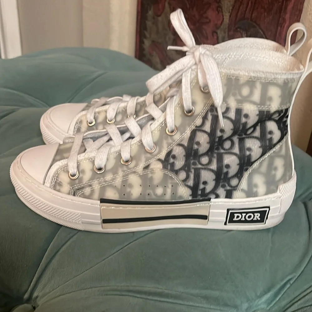 High tops - Picture 2 of 3